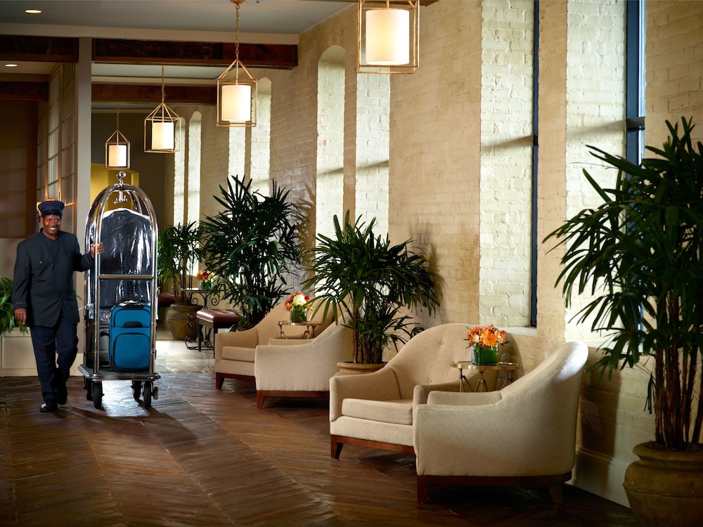 the riverfront hotel new orleans