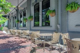 the riverfront hotel new orleans