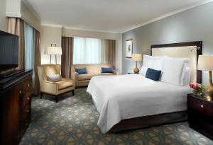 the riverfront hotel new orleans