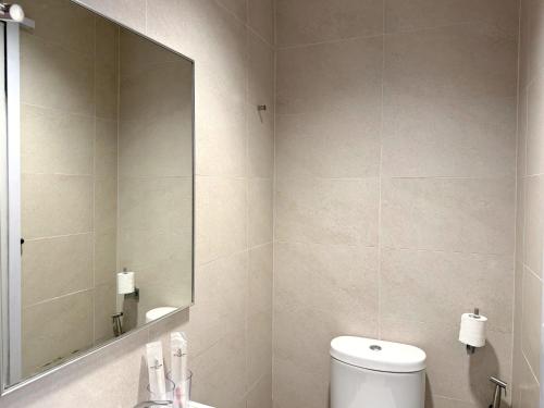 hotel calmo hamilton