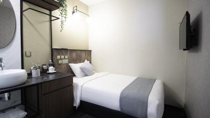 hotel calmo hamilton
