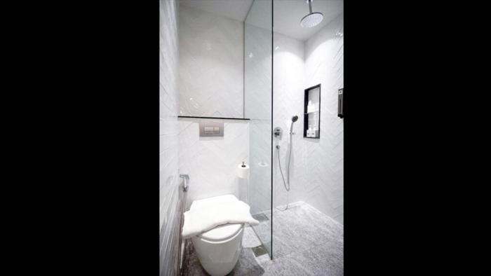 hotel calmo hamilton