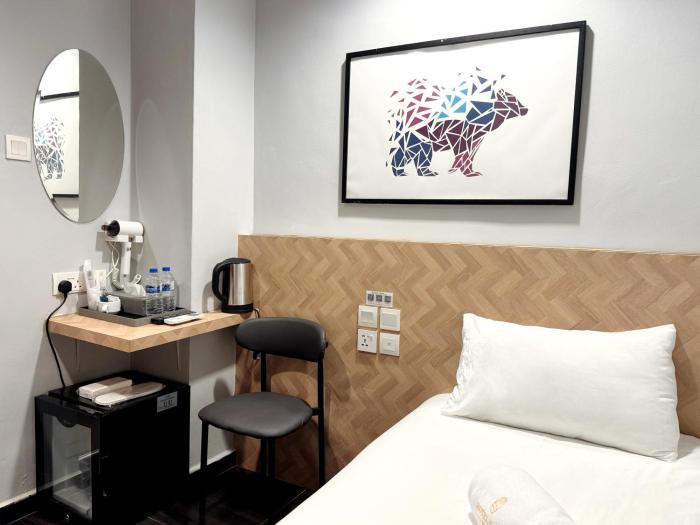 hotel calmo hamilton