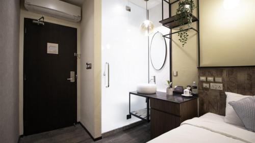 hotel calmo hamilton