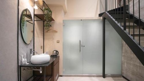 hotel calmo hamilton