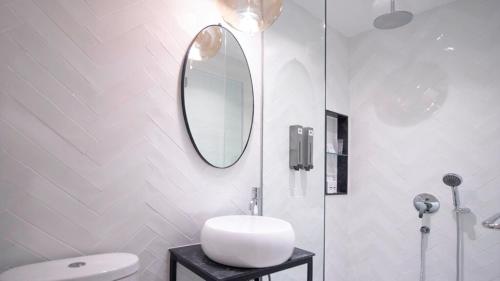 hotel calmo hamilton