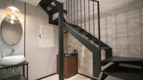hotel calmo hamilton