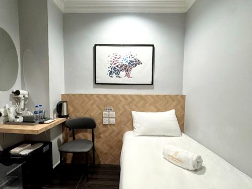 hotel calmo hamilton