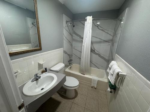 Budget Inn Port Lavaca,2016 W Main St,2 star