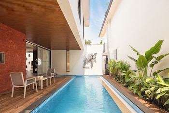 Elivaas Cloud 7 | 4 Bhk Villa With Pvt Pool,,3 star