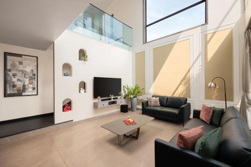 elivaas cloud 7 4 bhk villa with pvt pool