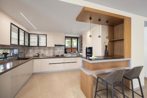 elivaas cloud 7 4 bhk villa with pvt pool