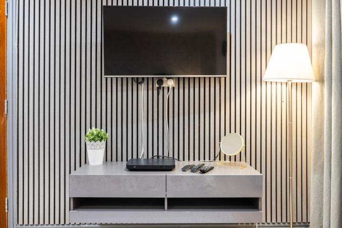 3 bedroom apartment by river thames