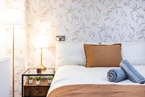 3 bedroom apartment by river thames