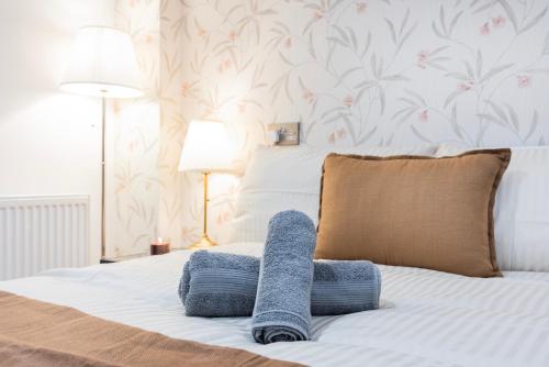 3 bedroom apartment by river thames