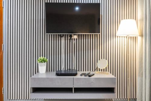 3 bedroom apartment by river thames