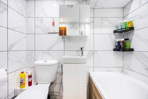 3 bedroom apartment by river thames