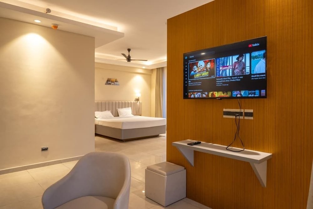 omaxe hazratganj lucknow suites and inn