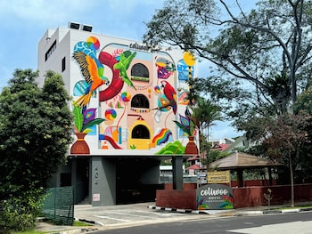 Coliwoo Hotel Pasir Panjang,,2 star