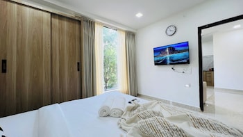 Luxury Hotel Near Kondapur,,3 star