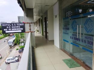 hotel s s town