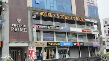 hotel s s town