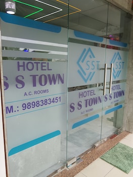 hotel s s town