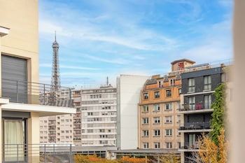 les suites tour eiffel