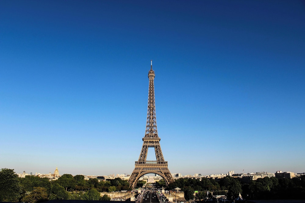 les suites tour eiffel