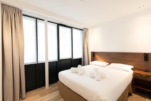 les suites tour eiffel