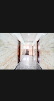 Sgr Paradise,,2 star