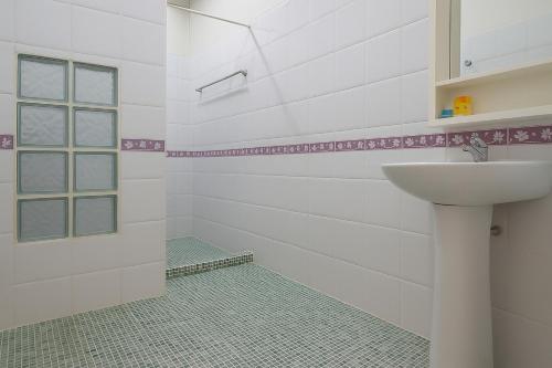 kamala orchid guesthouse