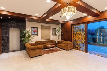 The Colonial Hotel Lake View Rooms,,3 star