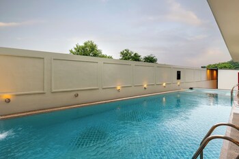 The Colonial Hotel Lake View Rooms,,3 star