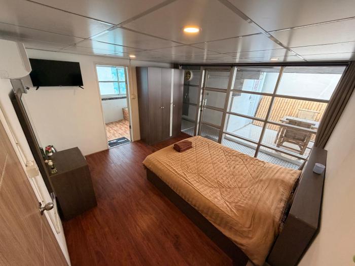 moonlight bar and restaurant