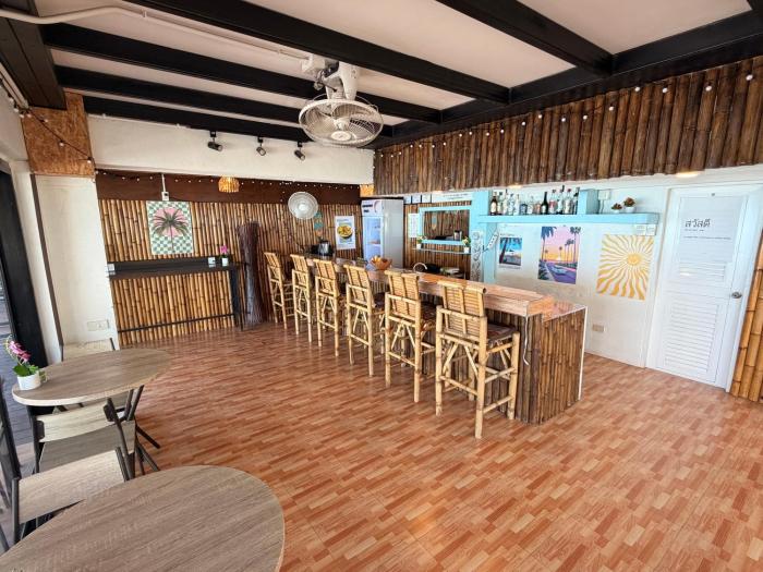 moonlight bar and restaurant