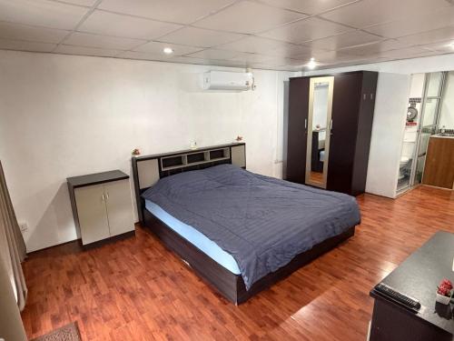 moonlight bar and restaurant