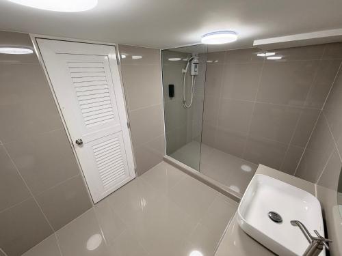 moonlight bar and restaurant