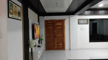 hotel jijau darbar