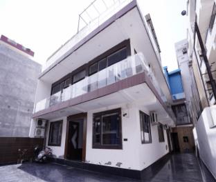 urban nest rooms and rooftop restaurant