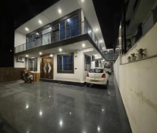 urban nest rooms and rooftop restaurant