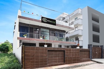 Urban Nest Rooms & Rooftop Restaurant,,2 star