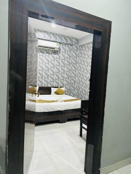 urban nest rooms and rooftop restaurant