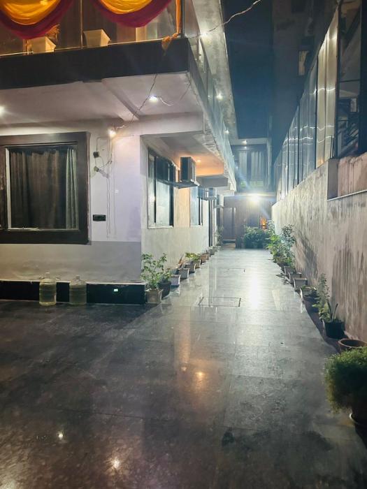 urban nest rooms and rooftop restaurant