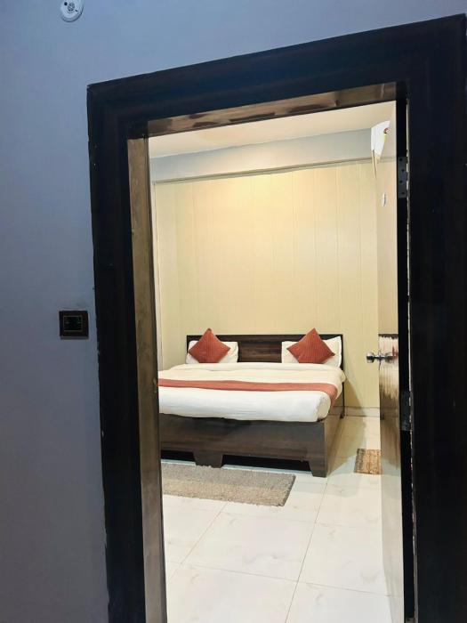 urban nest rooms and rooftop restaurant