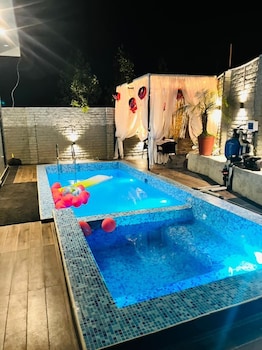 Dheergarh Villa,,3 star