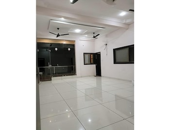 Hotel Shree Rajrajeshwar Palace,,2 star