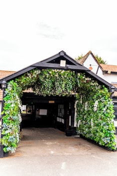 The Courtyard Lodge,,3 star