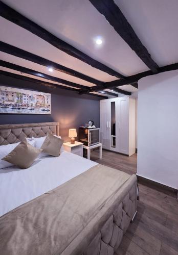the courtyard lodge