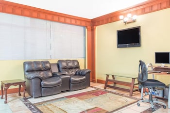 Hotel Inn Albany,429 W Oglethorpe Blvd Building 1,2 star